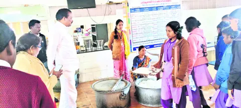 విద్యార్థులకు నాణ్యమైన భోజనం 