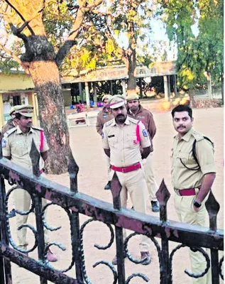 బందోబస్తును  పర్యవేక్షించిన డీసీపీ 