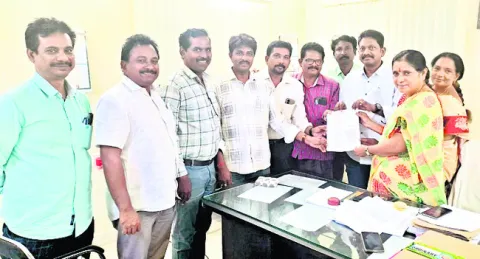 రెండో శనివారం సెలవు ప్రకటించాలి 