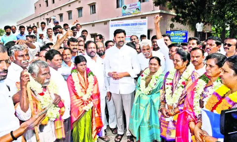 ఎన్ని ప్రలోభాలకు గురిచేసినా వైఎస్సార్‌సీపీని బలపరిచారు 