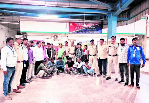 అక్రమంగా బాలలను తలరిస్తున్న ముఠా అరెస్ట్‌