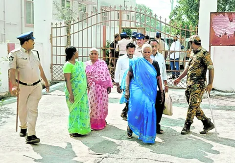 బెదిరించినా ఎదిరించారు! 