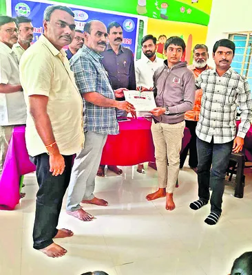 రాష్ట్ర స్థాయి క్విజ్‌ పోటీలకు ఎంపిక 