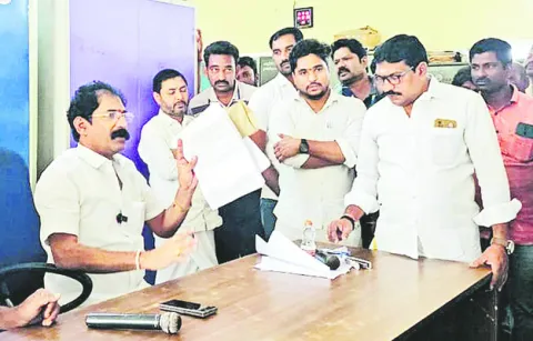 వాడపల్లి క్షేత్రంలో టెండర్లు 