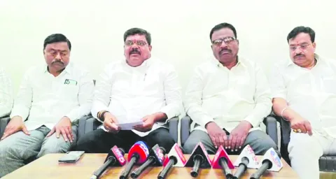 అహంకారంతో మాట్లాడటం సరికాదు 