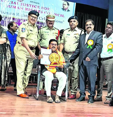 కౌన్సెలింగ్‌.. స్వచ్ఛంద సేవ
