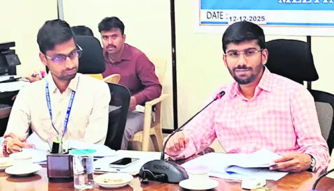 అభివృద్ధి పనులు పూర్తిచేయాలి 