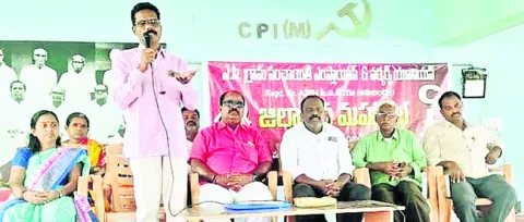 పంచాయతీ కార్మికులకు ప్రభుత్వమే వేతనాలివ్వాలి 