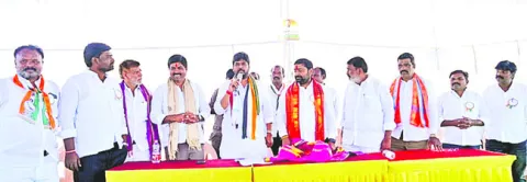 అభివృద్ధి చేసే వారిని ఎన్నుకోండి 