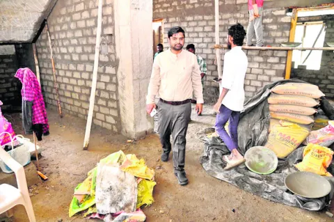 అభివృద్ధి పనులు వేగవంతం చేయండి