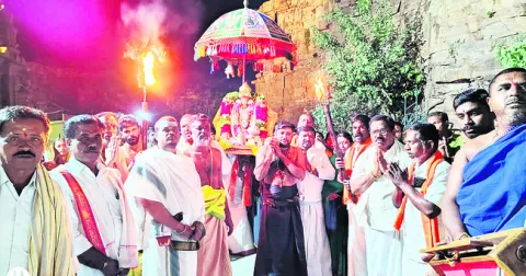 మద్దిలేటయ్యలో తిరుచ్చి మహోత్సవం 