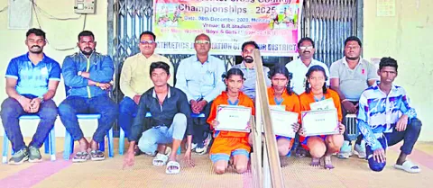 ఓవరాల్‌ చాంపియన్‌ అంగలకుదురు జెడ్పీ హైస్కూల్‌ 