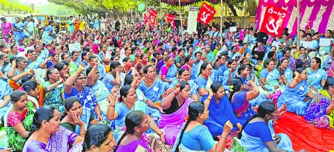 అంగన్‌వాడీల సమస్యలు పరిష్కరించాలి 