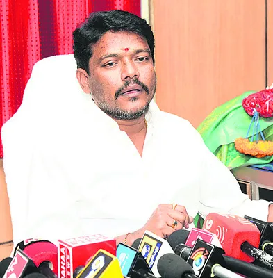 వ్యక్తిగత కక్షతోనే ఆ ఫ్లెక్సీ వేశారు 