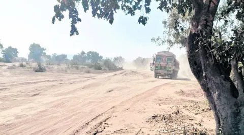 ఇసుక రవాణాకు హైకోర్టు బ్రేక్‌ 