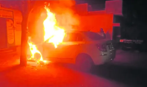 కారు దహనం 