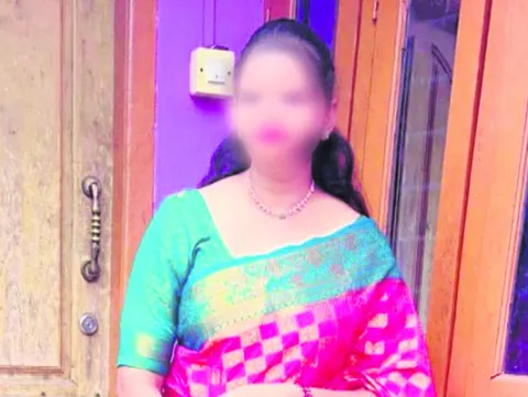 మడికెరి హోంస్టేలో.. హనీట్రాప్‌ 