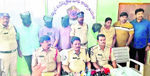 సైబర్‌ నేరగాళ్ల అరెస్ట్‌ 