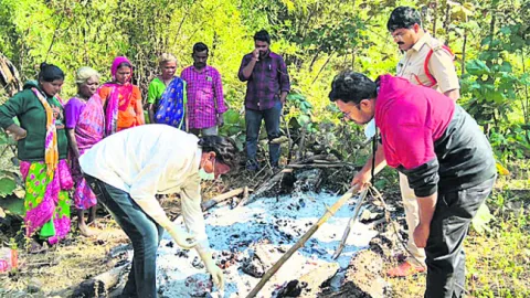 వీడని మూఢనమ్మకాలు..!