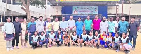 హ్యాండ్‌బాల్‌ ఫైనల్‌కు పాలమూరు జట్లు 