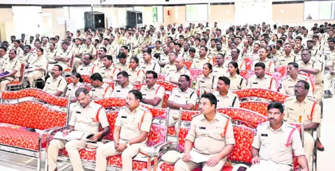 700 మంది పోలీసులతో భారీ బందోబస్తు 