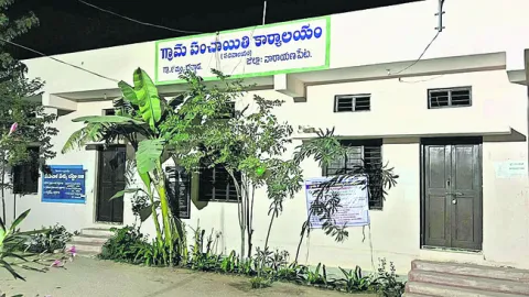 ధన్వాడ: అత్తాకోడళ్ల మధ్యే..! 