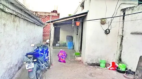 మృతదేహంతో ఆందోళన 