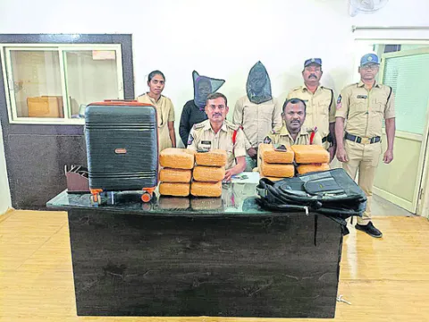 గంజాయితో ఇద్దరు వ్యక్తులు అరెస్టు 