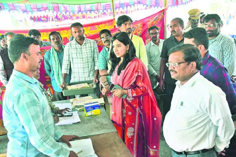 అర్హులు ఓటుహక్కు వినియోగించుకోవాలి