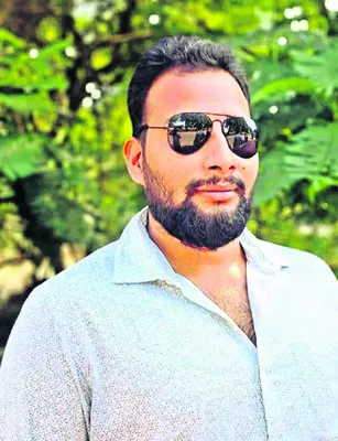 గురుకుల కాంట్రాక్ట్‌ ఉద్యోగి ఆత్మహత్య 