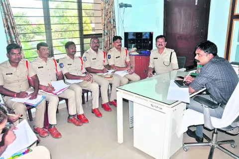 నక్సల్స్‌ ప్రభావిత ప్రాంతాల్లో పటిష్ట భద్రత