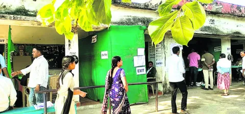 పరదా మాటున ఓటింగ్‌..