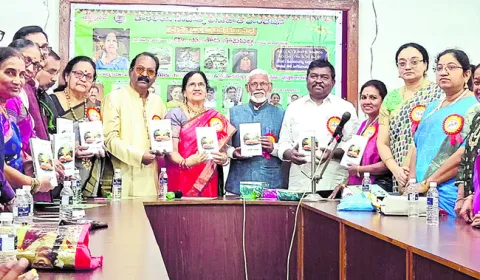 కవులు, రచయితలకు  సాహితీ ప్రక్రియలో శిక్షణ అవసరం 
