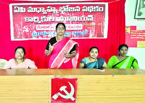 దశలవారీ పోరాటాలకు సిద్ధం 