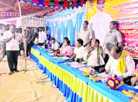 కూటమి పాలనలో  రైతులకు ఇబ్బందులు 