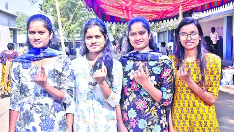 మహిళలదే పైచేయి..