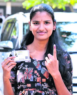 ఓటెత్తిన పల్లె జనం