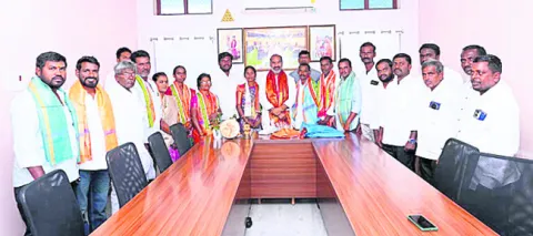 కాంగ్రెస్‌లో పలువురి చేరిక