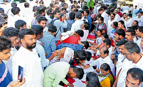 Massive rallies are being held in the district centers today