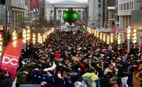 National Mistletoe Sets New Guinness World Record in DC