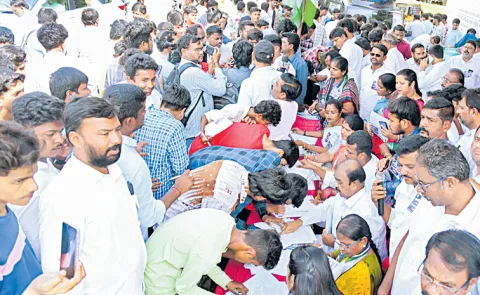 Massive rallies are being held in the district centers today