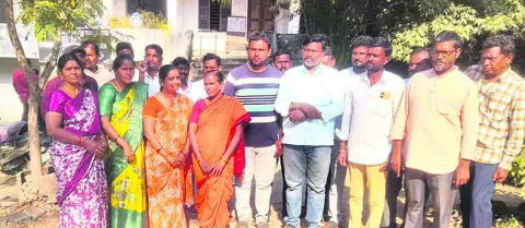 ఉపసర్పంచ్‌ ఎన్నికపై డీపీవోకు ఫిర్యాదు