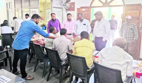 ప్రతి ఒక్కరూ ఓటుహక్కు వినియోగించుకోవాలి 