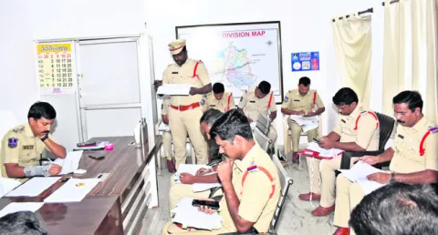 ఎన్నికల నియమావళిని పాటించాలి