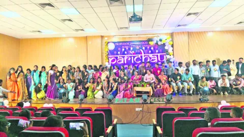 ఘనంగా ఫ్రెషర్స్‌ డే 