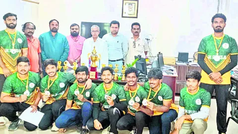 కబడ్డీలో రన్నర్‌గా రిమ్స్‌ జట్టు