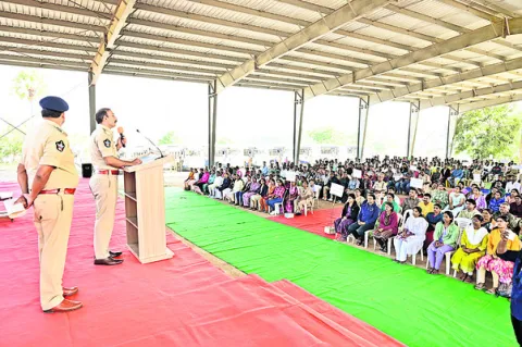 నేడు కానిస్టేబుల్‌ అభ్యర్థులకు నియామక పత్రాలు