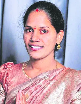 చేగుంట సర్పంచ్‌గా స్రవంతి