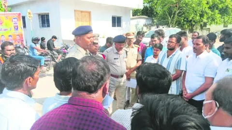 ఎన్నికల నియమావళి పాటించాలి 