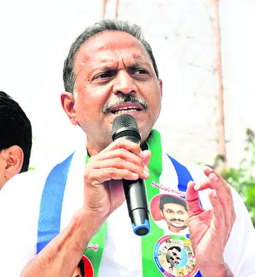 మేం అధికారంలోకి వస్తే మెడపట్టి గెంటేస్తాం 